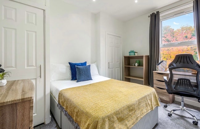 1 Double Bedroom in Burley  Main Photo