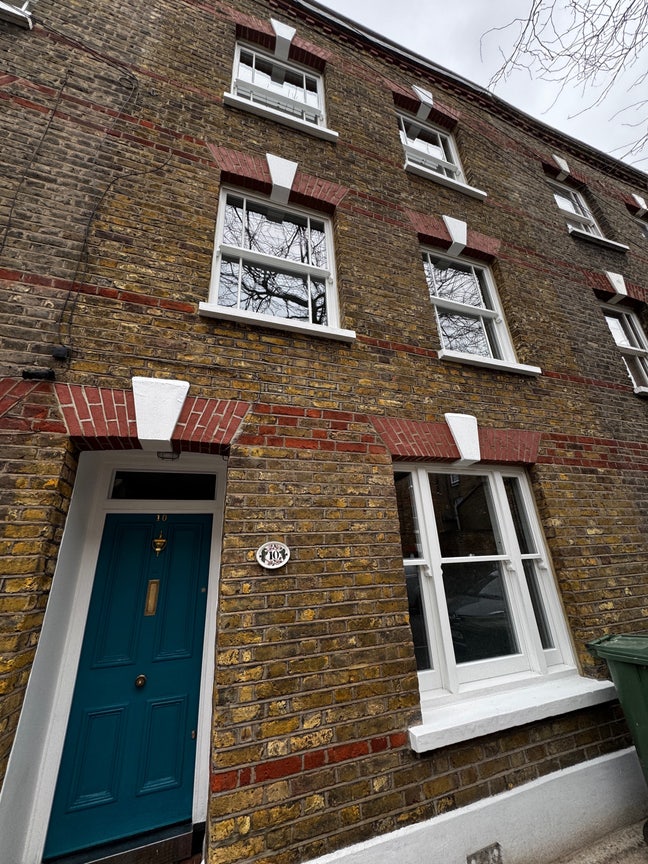 Zone 1 Doubles from &pound;1,100 – Elephant & Castle Main Photo