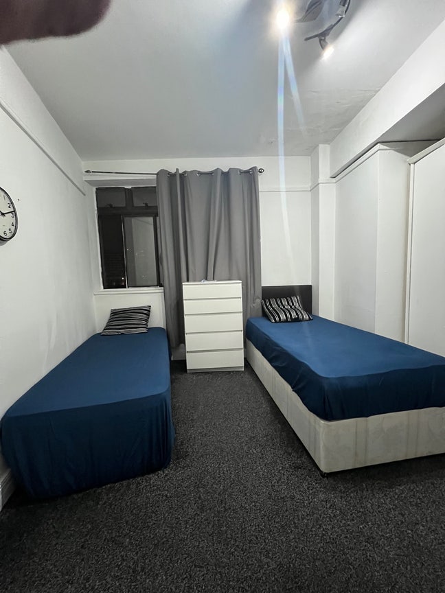 Double bed preferably for students  Main Photo