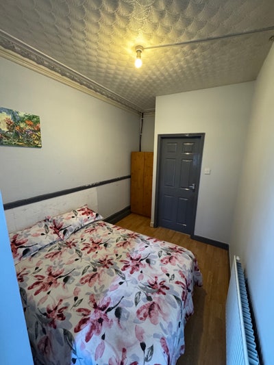 Double Room Available with Only 2 Mins Walk to Stn Main Photo