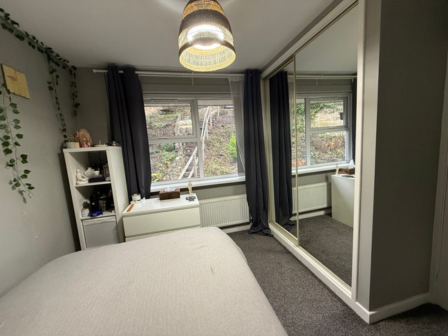 Clean, quiet double room in a cute house in Heaton Main Photo