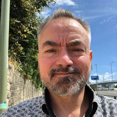 Professional person, easy going, like to keep... Main Photo