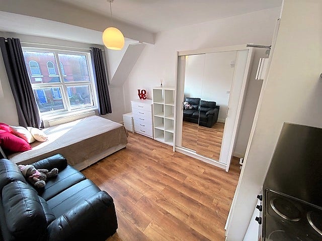 Modern self contained Studios Main Photo