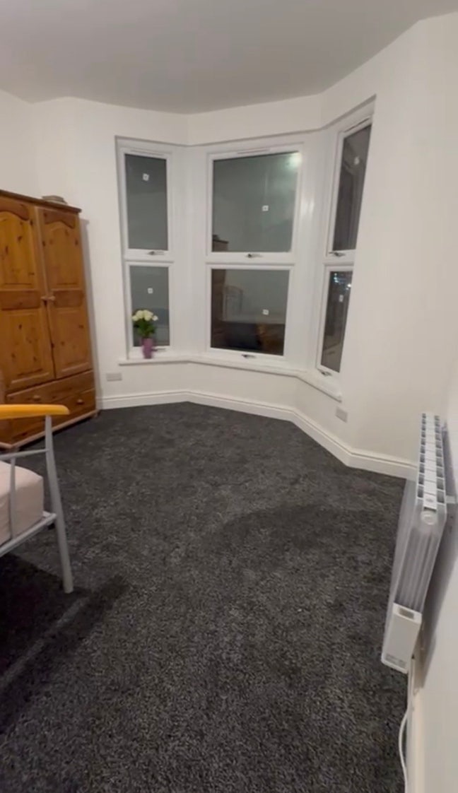 Master room available at seven kings  Main Photo