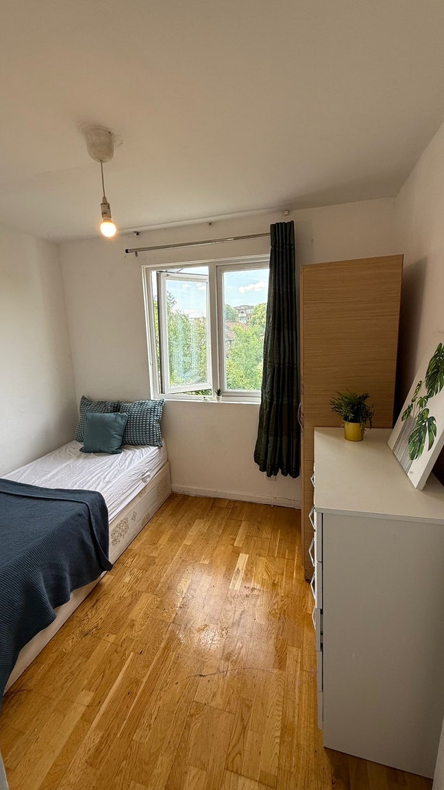 Super Cheap Single Wembley/Sudbury Available Now Main Photo