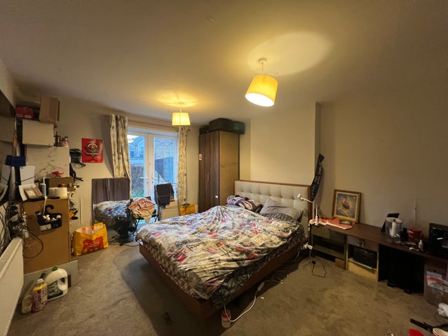 Double room in Hayes town Main Photo