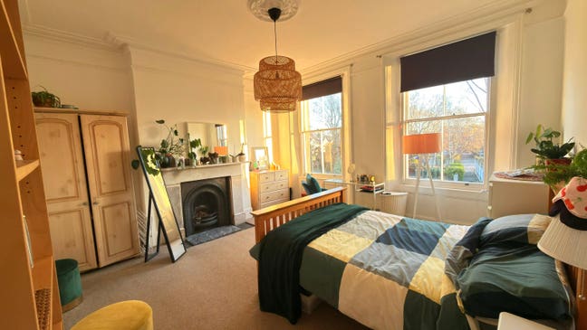 Large double room in Stokey Main Photo