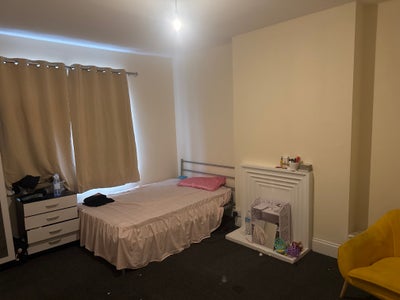 Big double room near station  Main Photo