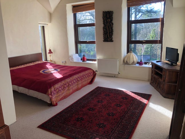 Tranquil Short Term Beautiful Home with gardens Main Photo