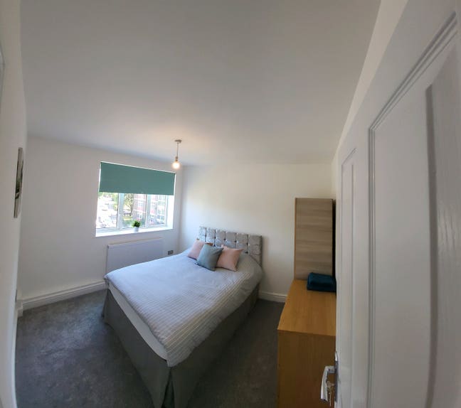 Double Room Available In Well Kept Home Main Photo