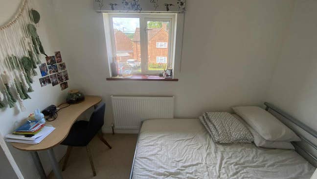 1 Small Double Bedroom 5 month tenancy  Main Photo
