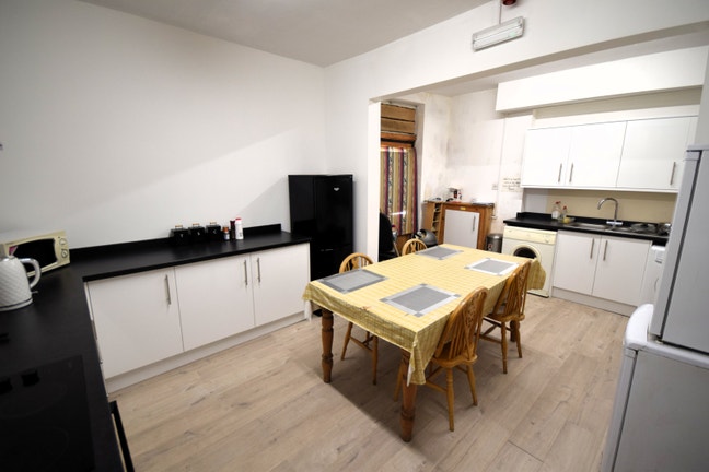 Carlisle Room for Rent - CA1  Main Photo