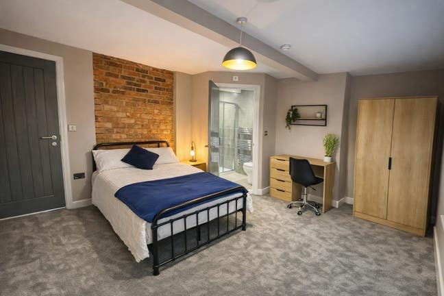 Spacious Studio in Derby - Ready to Move in! Main Photo