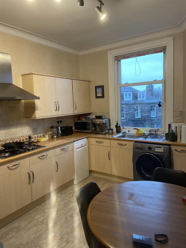 Two bedroom flat in Trinity sublet Main Photo