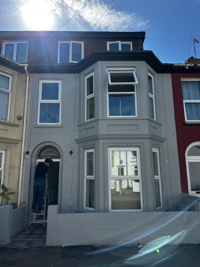 5 rooms available in recently refurbished house Main Photo