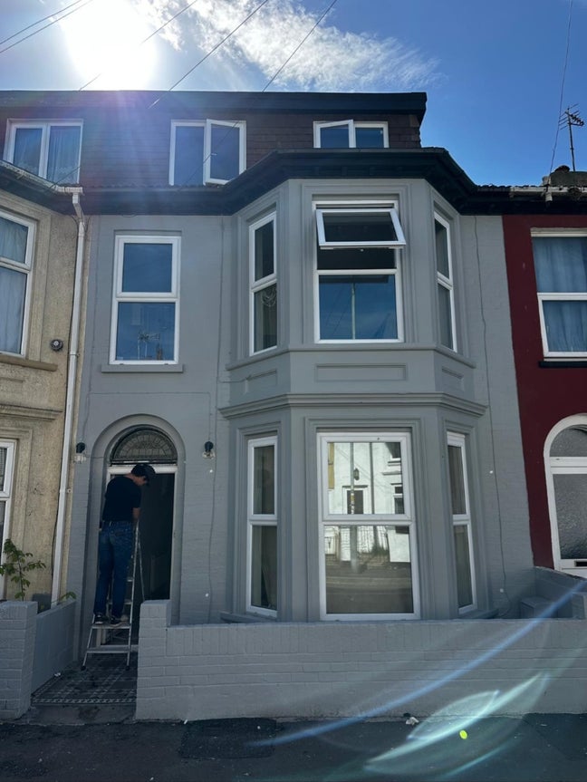 5 rooms available in recently refurbished house Main Photo