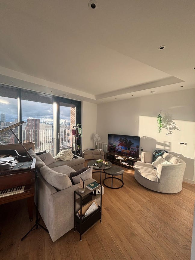 Room Available - 2 Options Diff Prices Main Photo