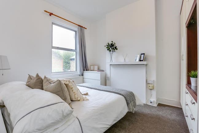 Spacioud double room in Wimbledon Main Photo