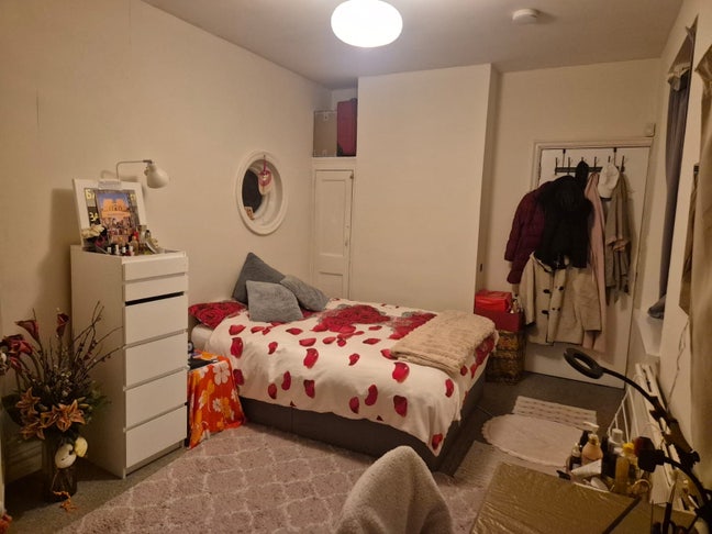 Bright double room Next To Station Main Photo