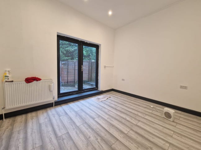 Studio Flat- WD18 Main Photo