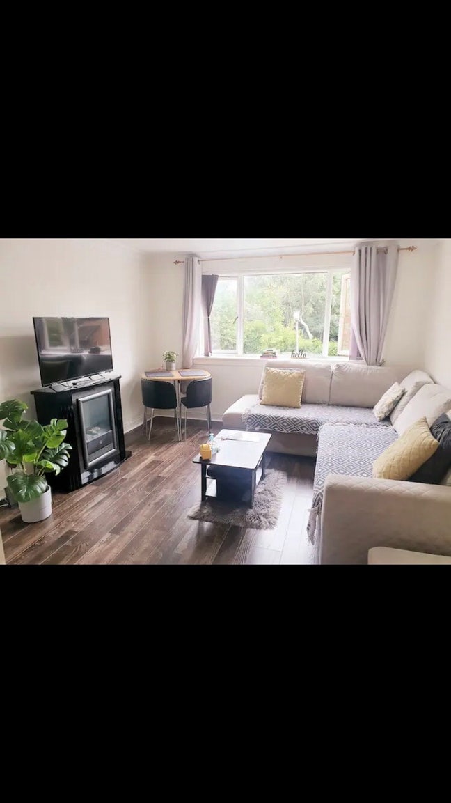 2 Bed Flat next to Green Street  Main Photo