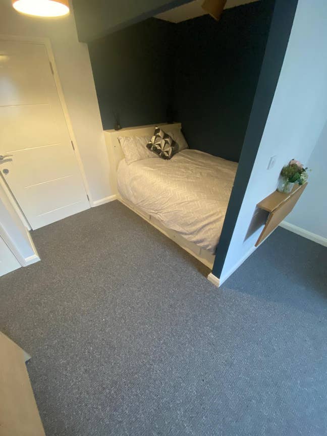 1 Room Left! Studio Like Rooms  - Town Centre Main Photo