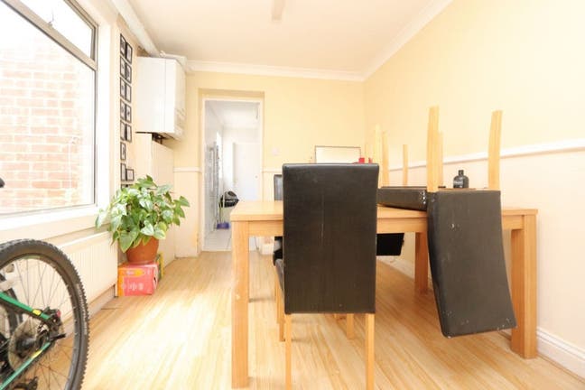 E15/2 Lovely Double Rooms Near Stratford/Leyton!! Main Photo