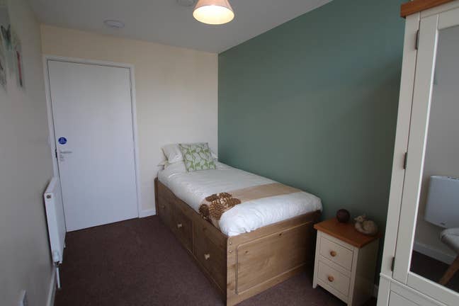 Fantastic rooms close to the town centre Main Photo