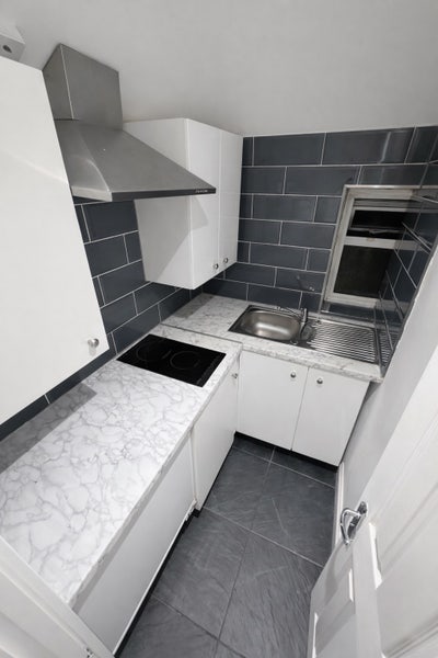 Studio Room with all amenities included  Main Photo