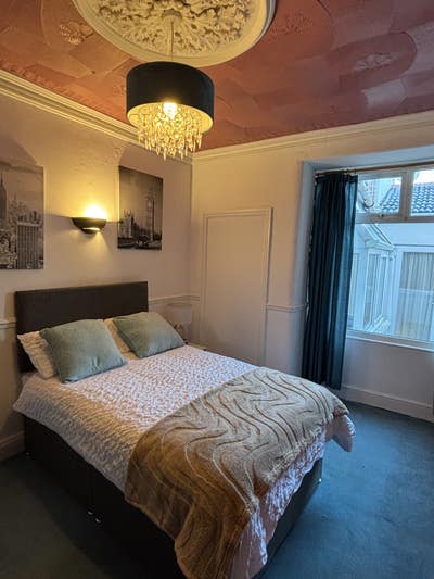 Large double ground floor room - Available – TA6  Main Photo