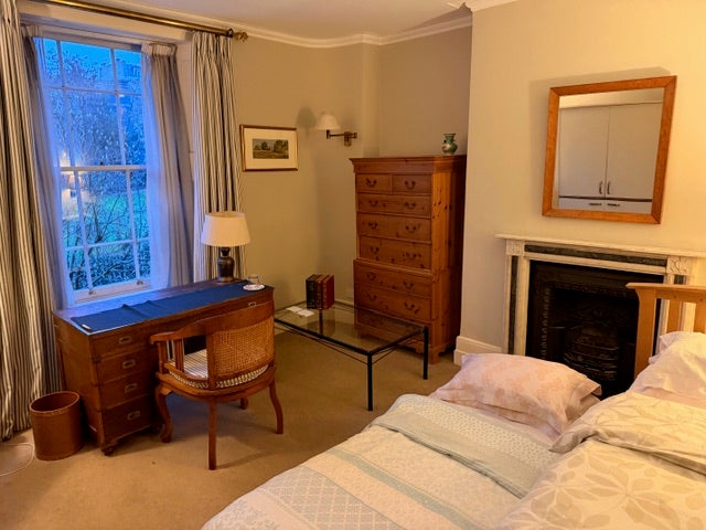 Low cost accommodation in London W8 Main Photo