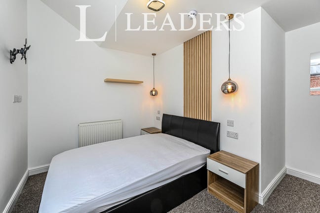 *No Deposit Option* *All Bills Included* Main Photo