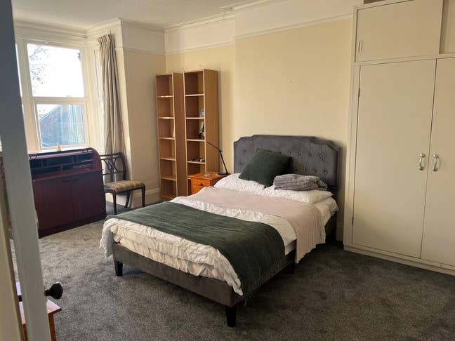Low cost accommodation in Enfield EN2 Main Photo