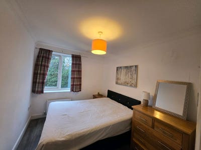 Room in quiet beautiful apartment Main Photo