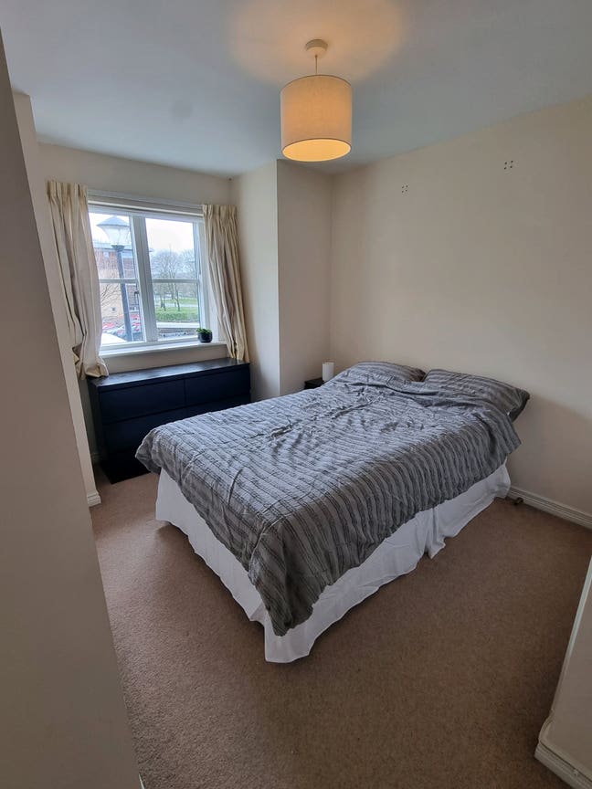 Double Bedroom near GCHQ  Main Photo