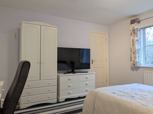 Double Bedroom with En-suite Bathroom Main Photo