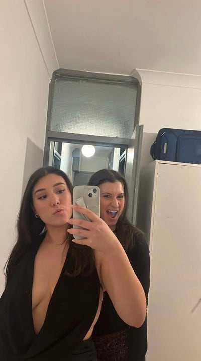 🏡2 Friends Looking for a Flat / Rooms – SW Main Photo