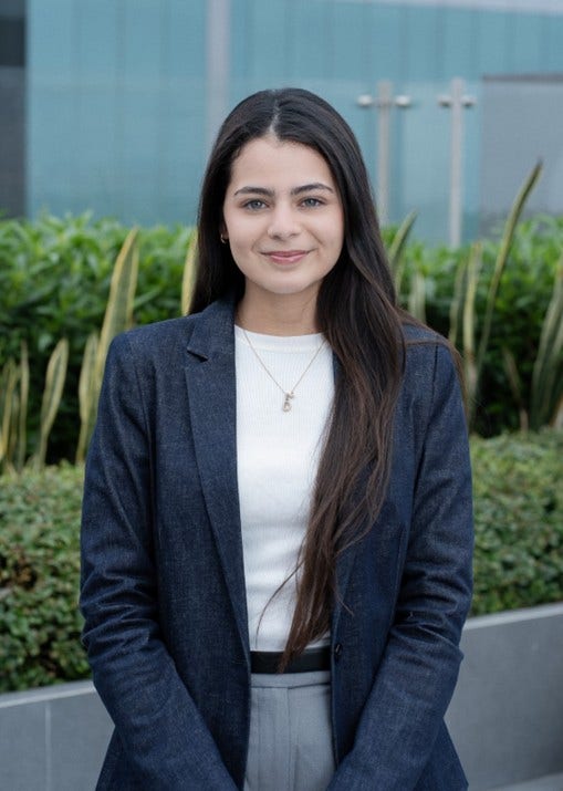 Professional Female seeks a single or double room Main Photo