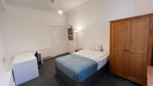 Female only Double Room unit end of June  Main Photo