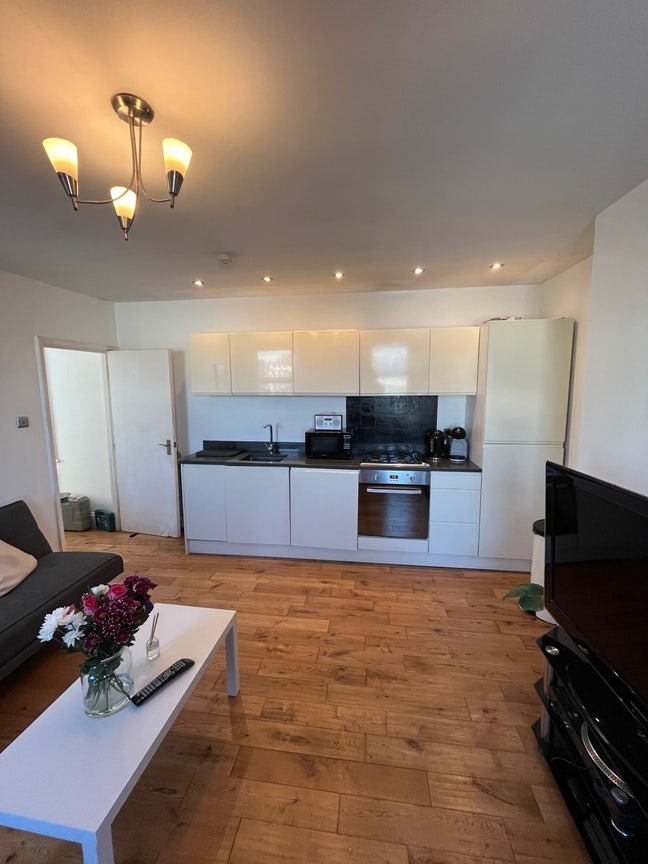 Spacious double room in 2 bed flat in Peckham  Main Photo