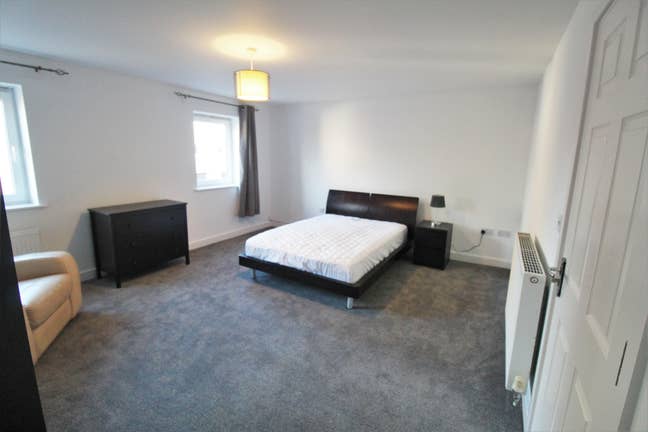 Double bedroom in a professional HMO. Bills Inc. Main Photo