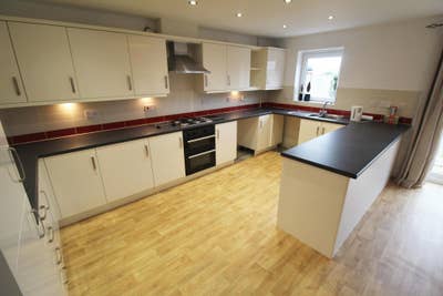 Double bedroom in a professional HMO. Bills Inc. Main Photo