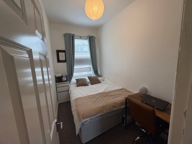 Double Room in Parsons Green - 5 Min Walk to Tube Main Photo