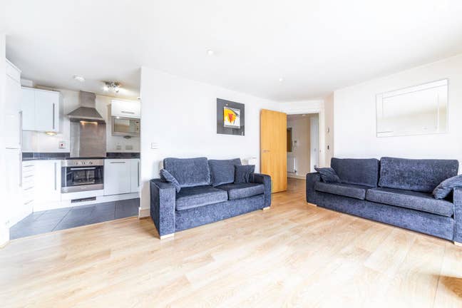 Lovely double room in Canning Town Main Photo