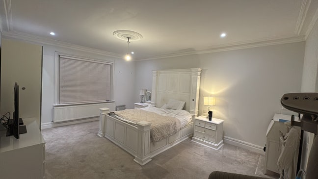 Triple size Bedroom , fully decorated furnished Main Photo