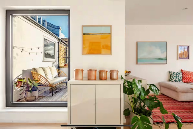 Big double-room in top floor 2-bed with terrace! Main Photo