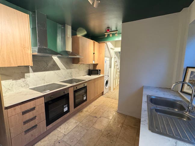 Double bedrooms All bills included near IKEA  Main Photo