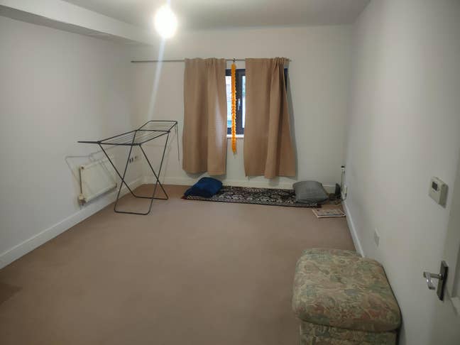 Room to rent in Gants Hill Main Photo