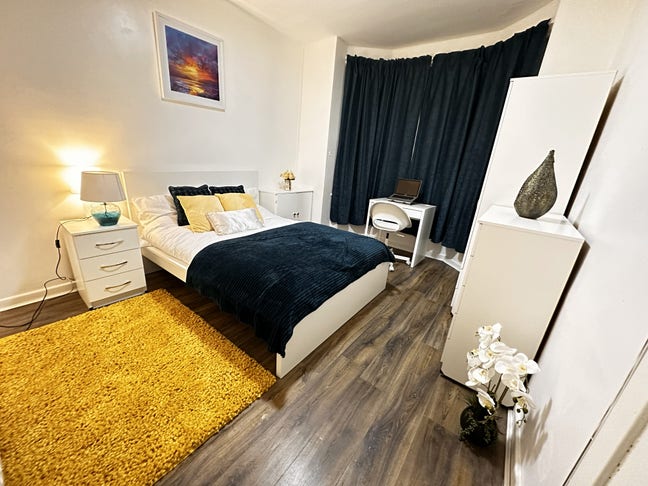 Premium Living in a Vibrant Central Neighbourhood Main Photo