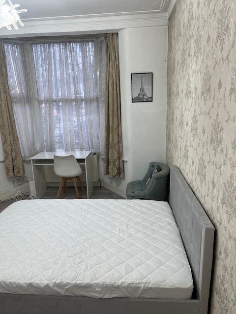1 Double Room for Rent Main Photo